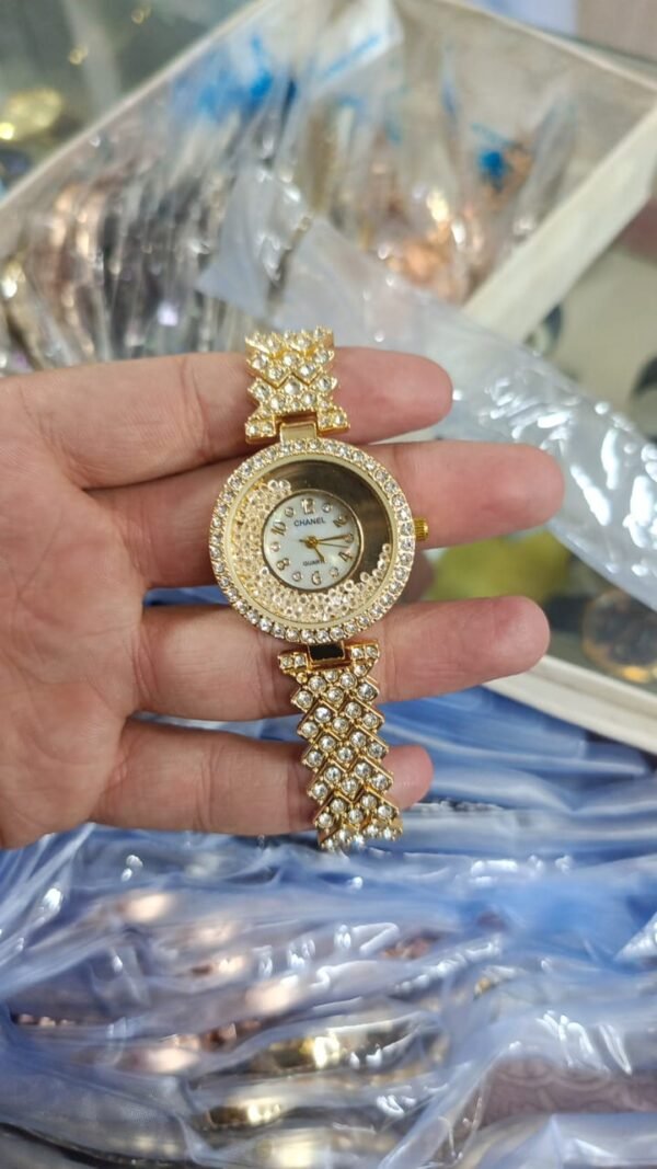 Fashion Watch Popular Fashion Diamond Women's Watch Quartz Leisure Watches for Women Luxury Watch (Without Box) - Image 3